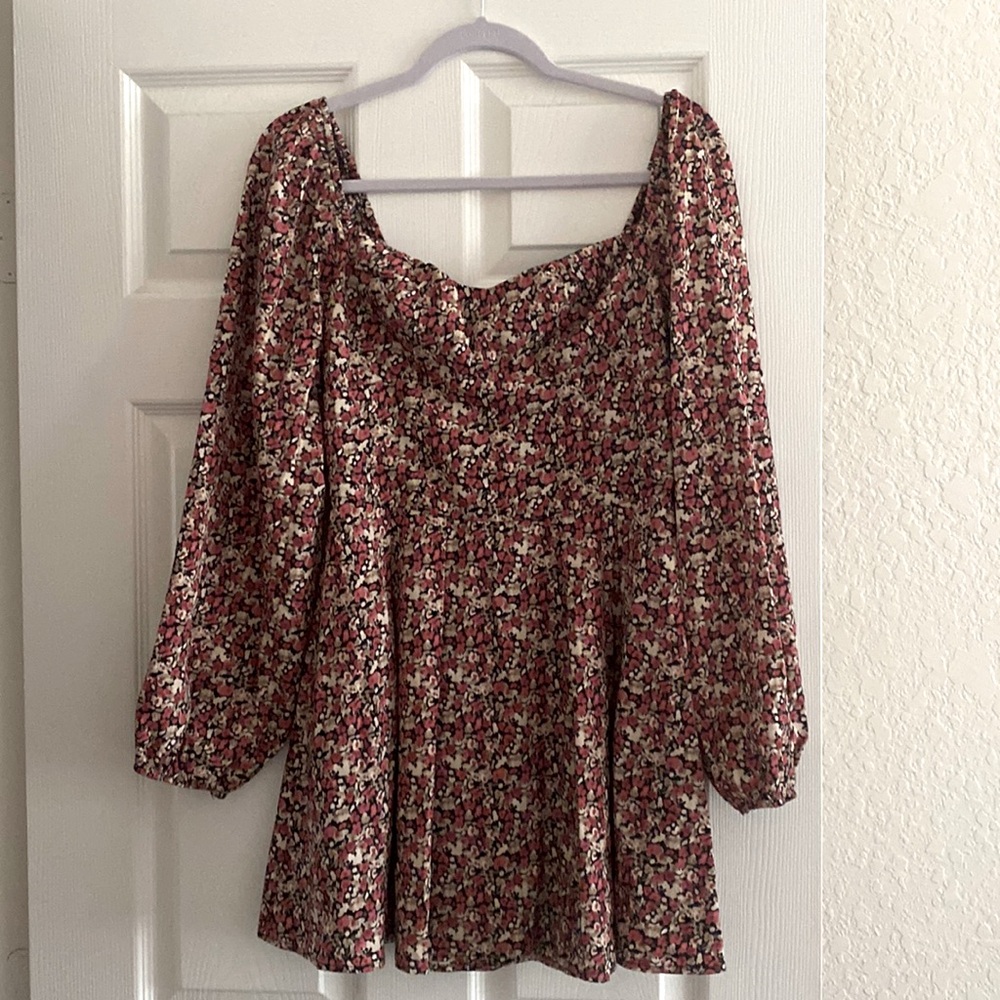 Mini long sleeve floral dress. Size small. Never worn. Nordstrom. Lush brand.